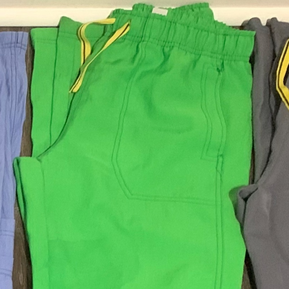 Apple green wonder wink scrubs